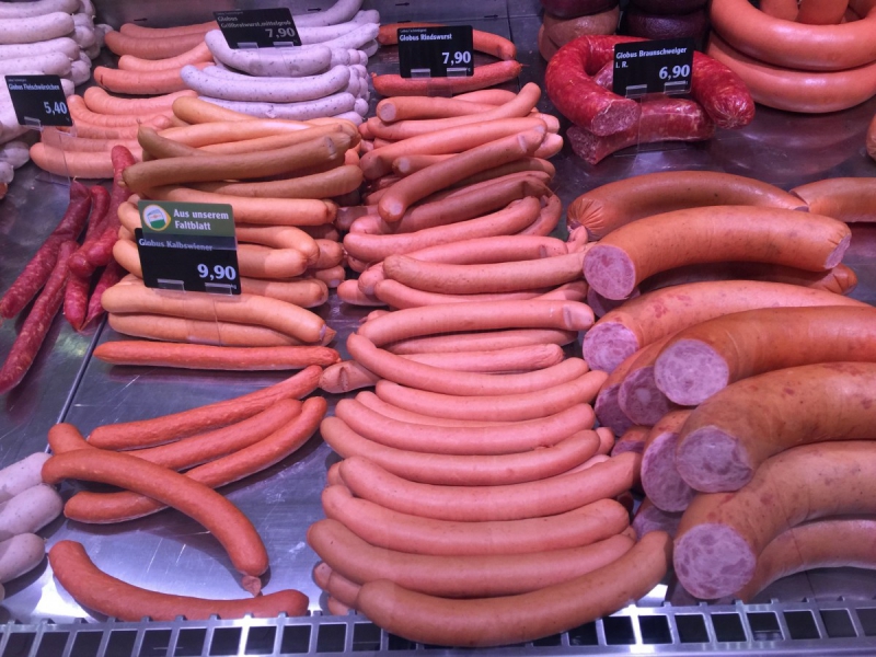 charcuterie-LA TURBIE-min_sausages_meat_butchery-1069321